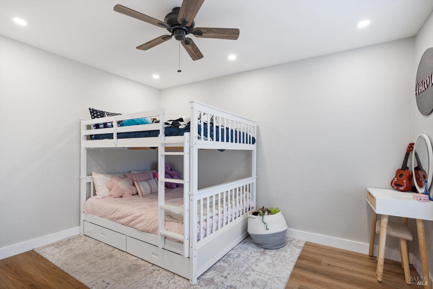 Detail Gallery Image 17 of 40 For 4472 Hollingsworth Cir, Rohnert Park,  CA 94928 - 3 Beds | 2 Baths