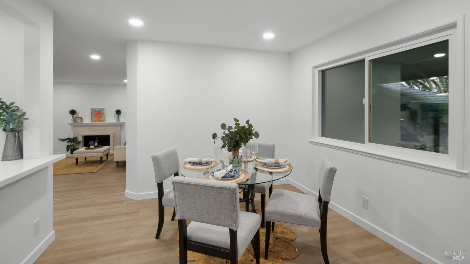 Detail Gallery Image 11 of 50 For 459 Meadowview Dr, Vacaville,  CA 95688 - 5 Beds | 3 Baths