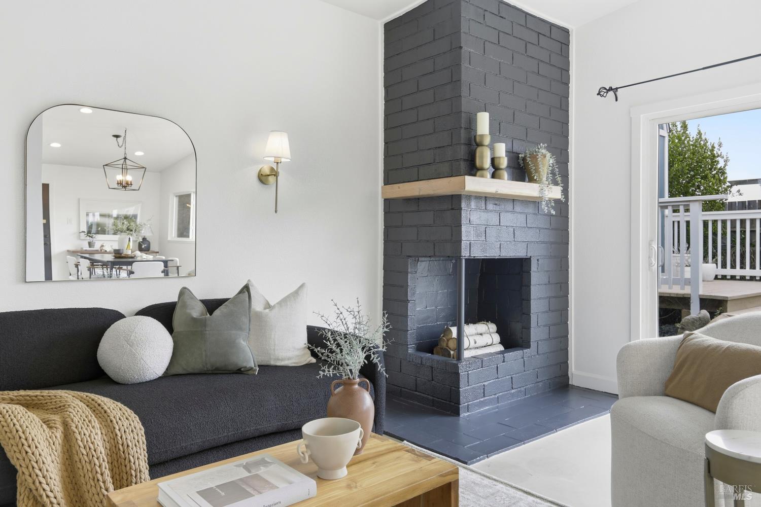 Detail Gallery Image 9 of 45 For 868 Rincon Way, San Rafael,  CA 94903 - 3 Beds | 2 Baths