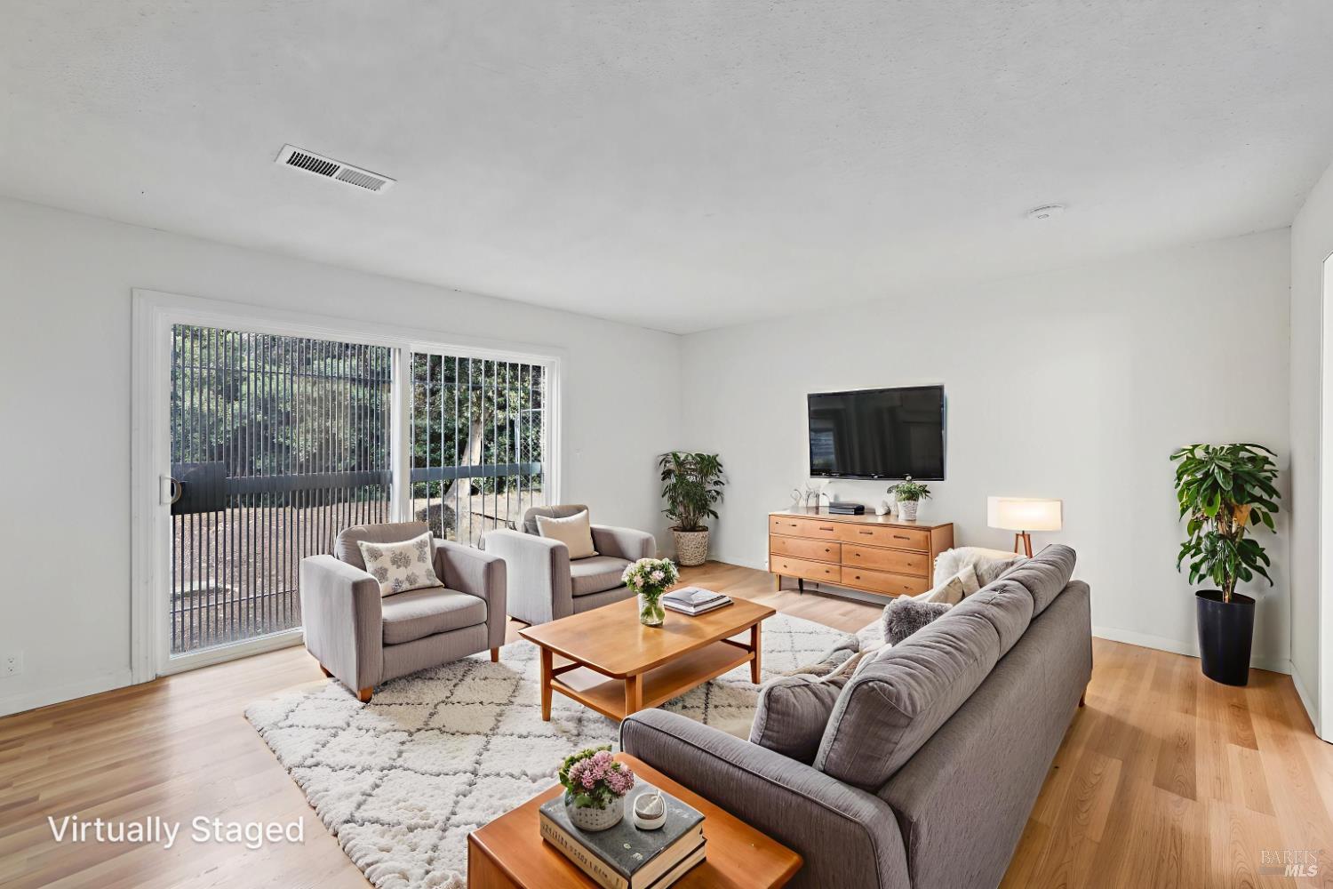 Detail Gallery Image 15 of 43 For 240 Parkview Ter, Vallejo,  CA 94589 - 3 Beds | 2/1 Baths