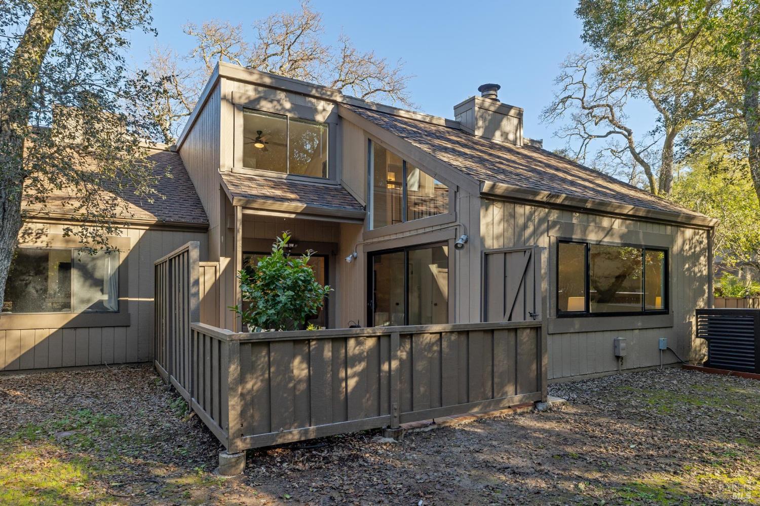 Detail Gallery Image 9 of 61 For 803 Indian Way, Novato,  CA 94949 - 3 Beds | 2 Baths