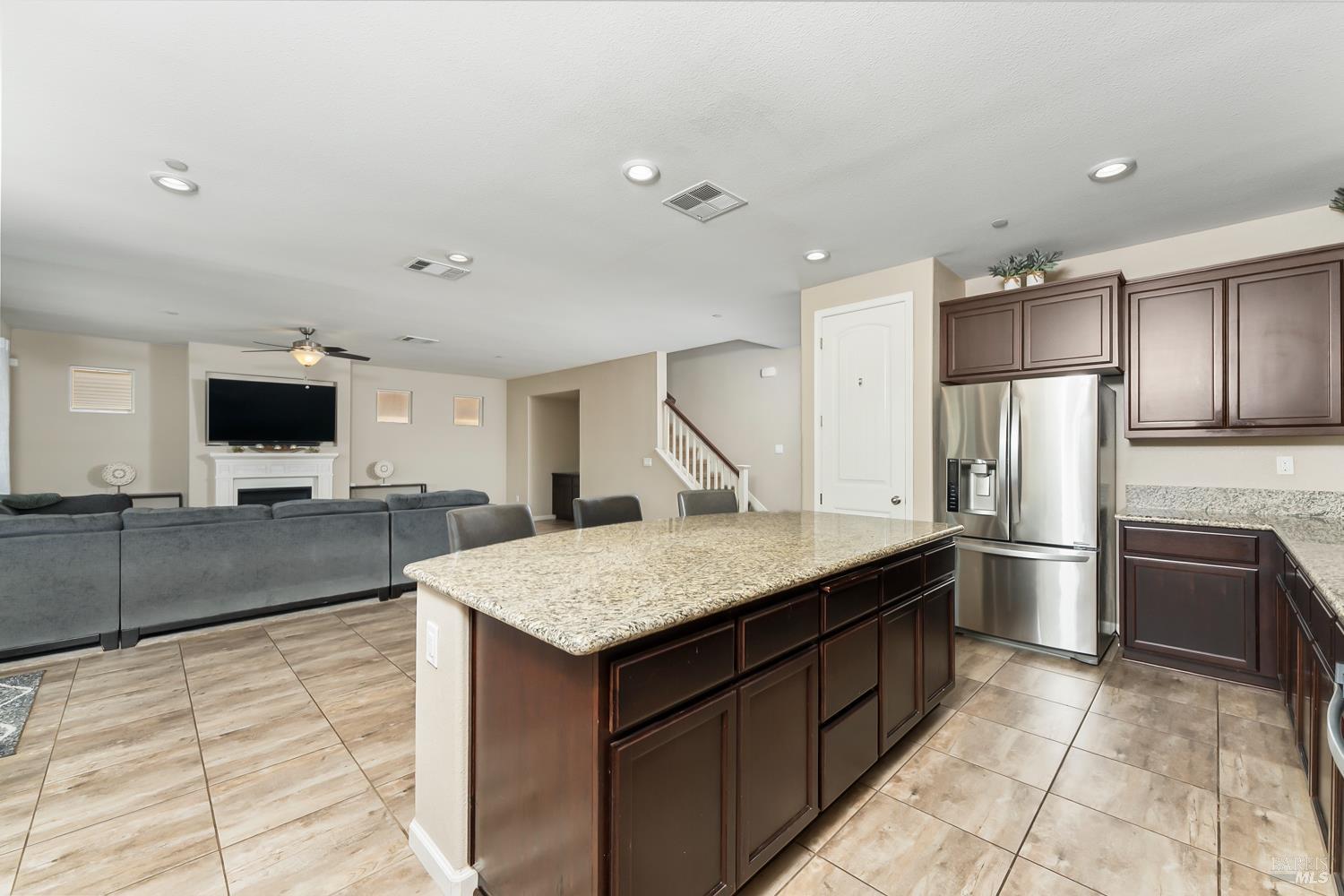 Detail Gallery Image 16 of 42 For 625 Guild Rd, Vacaville,  CA 95688 - 4 Beds | 3 Baths