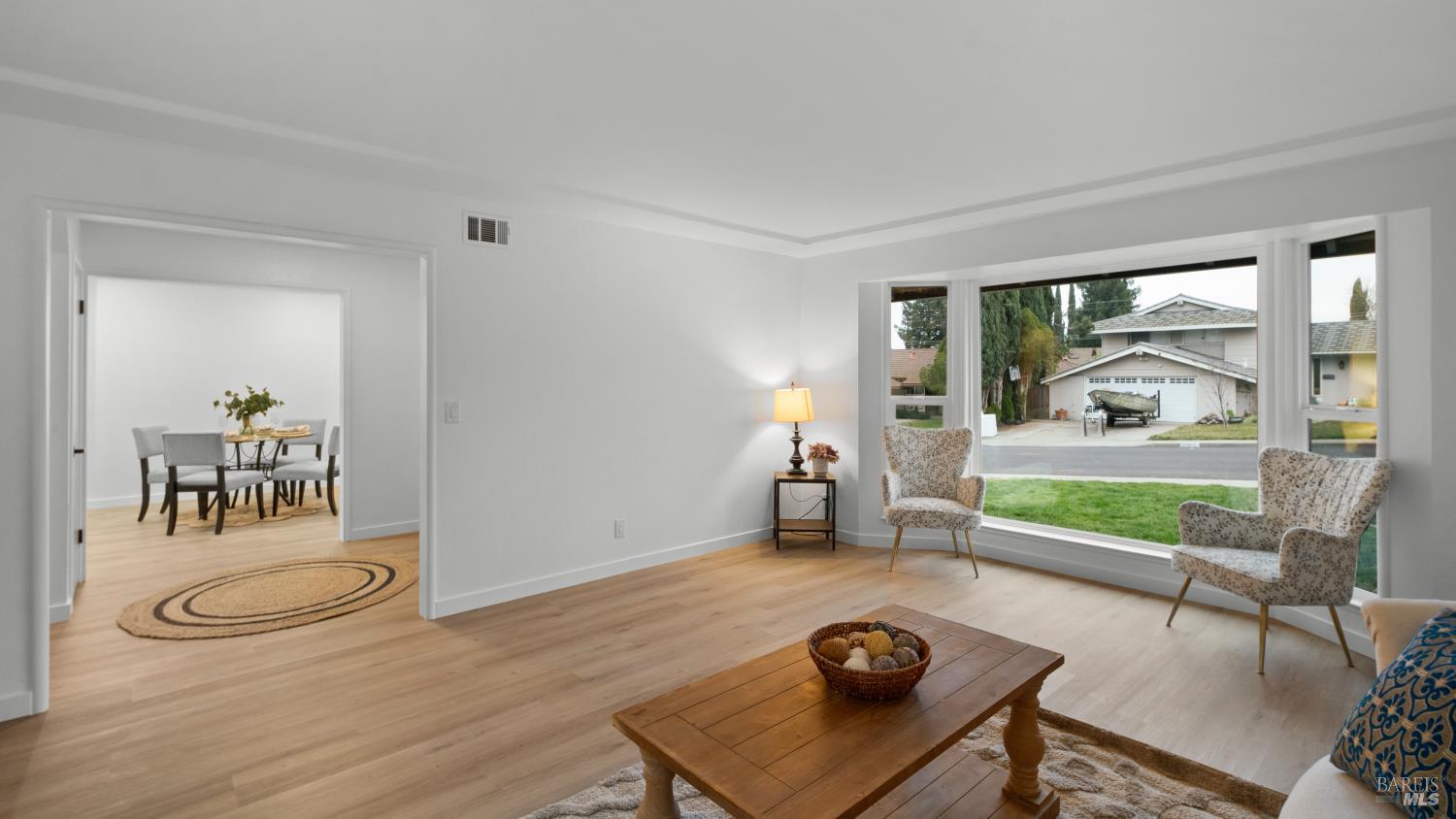 Detail Gallery Image 10 of 50 For 459 Meadowview Dr, Vacaville,  CA 95688 - 5 Beds | 3 Baths