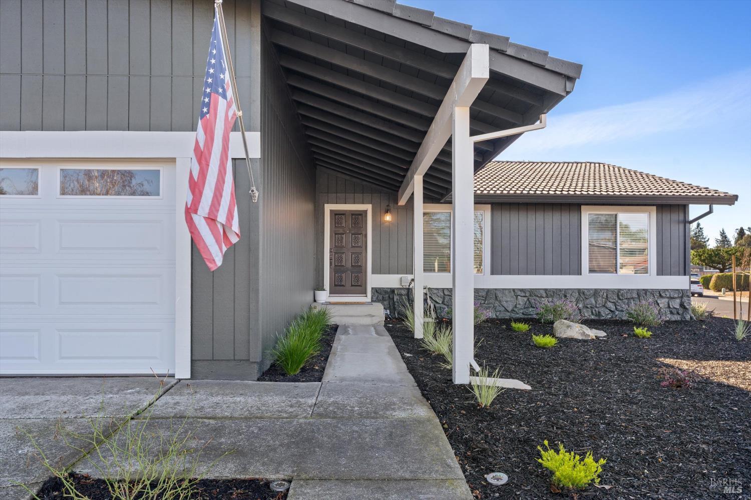 Detail Gallery Image 27 of 40 For 4472 Hollingsworth Cir, Rohnert Park,  CA 94928 - 3 Beds | 2 Baths