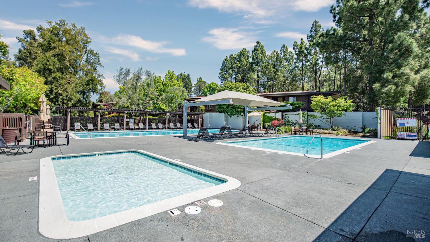 Detail Gallery Image 41 of 44 For 98 Forest Ln, San Rafael,  CA 94903 - 2 Beds | 2 Baths