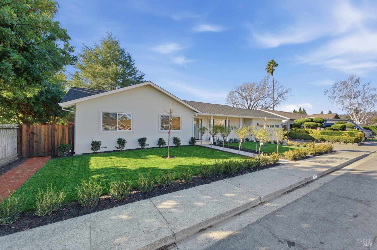 Detail Gallery Image 3 of 54 For 883 Cordilleras Dr, Sonoma,  CA 95476 - 3 Beds | 2 Baths