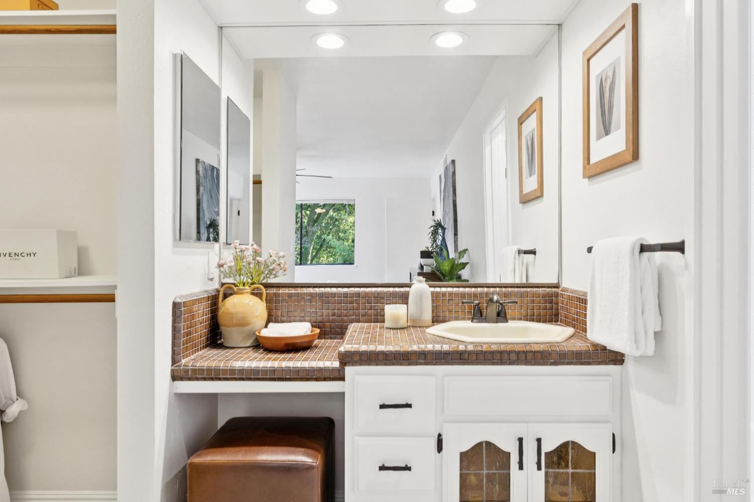 Detail Gallery Image 43 of 61 For 803 Indian Way, Novato,  CA 94949 - 3 Beds | 2 Baths