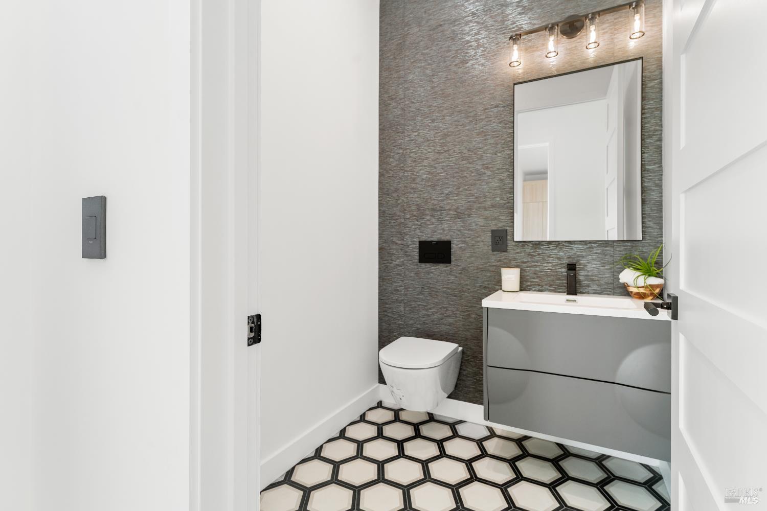 Detail Gallery Image 35 of 63 For 2156 Wedgewood Way, Santa Rosa,  CA 95404 - 4 Beds | 4/1 Baths