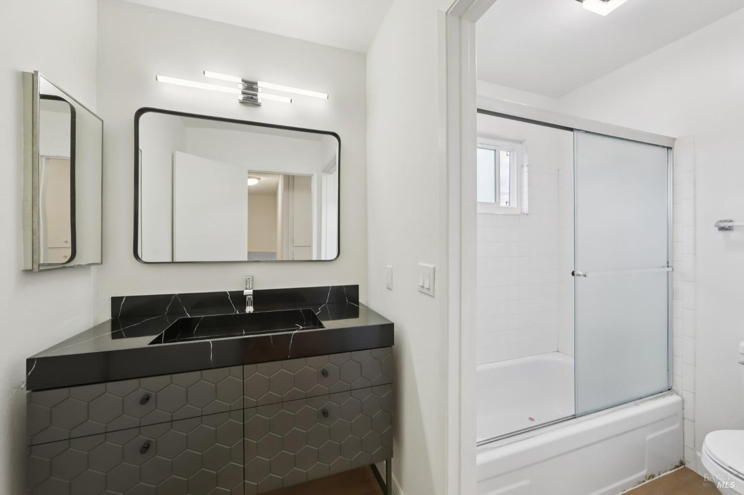 Detail Gallery Image 24 of 43 For 240 Parkview Ter, Vallejo,  CA 94589 - 3 Beds | 2/1 Baths