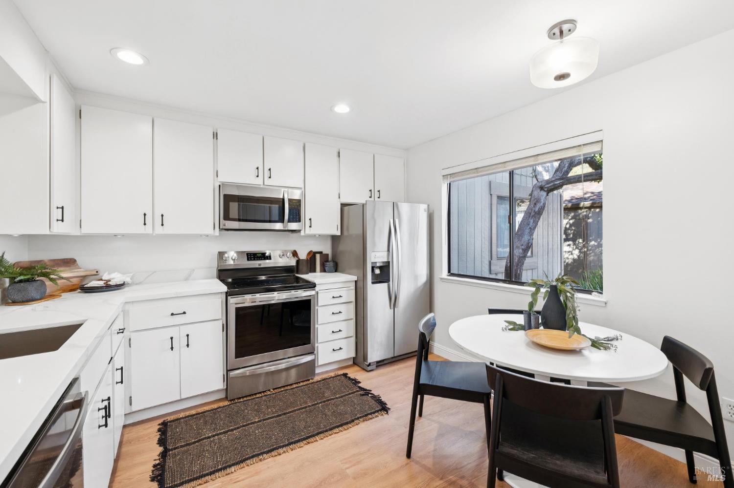 Detail Gallery Image 27 of 61 For 803 Indian Way, Novato,  CA 94949 - 3 Beds | 2 Baths