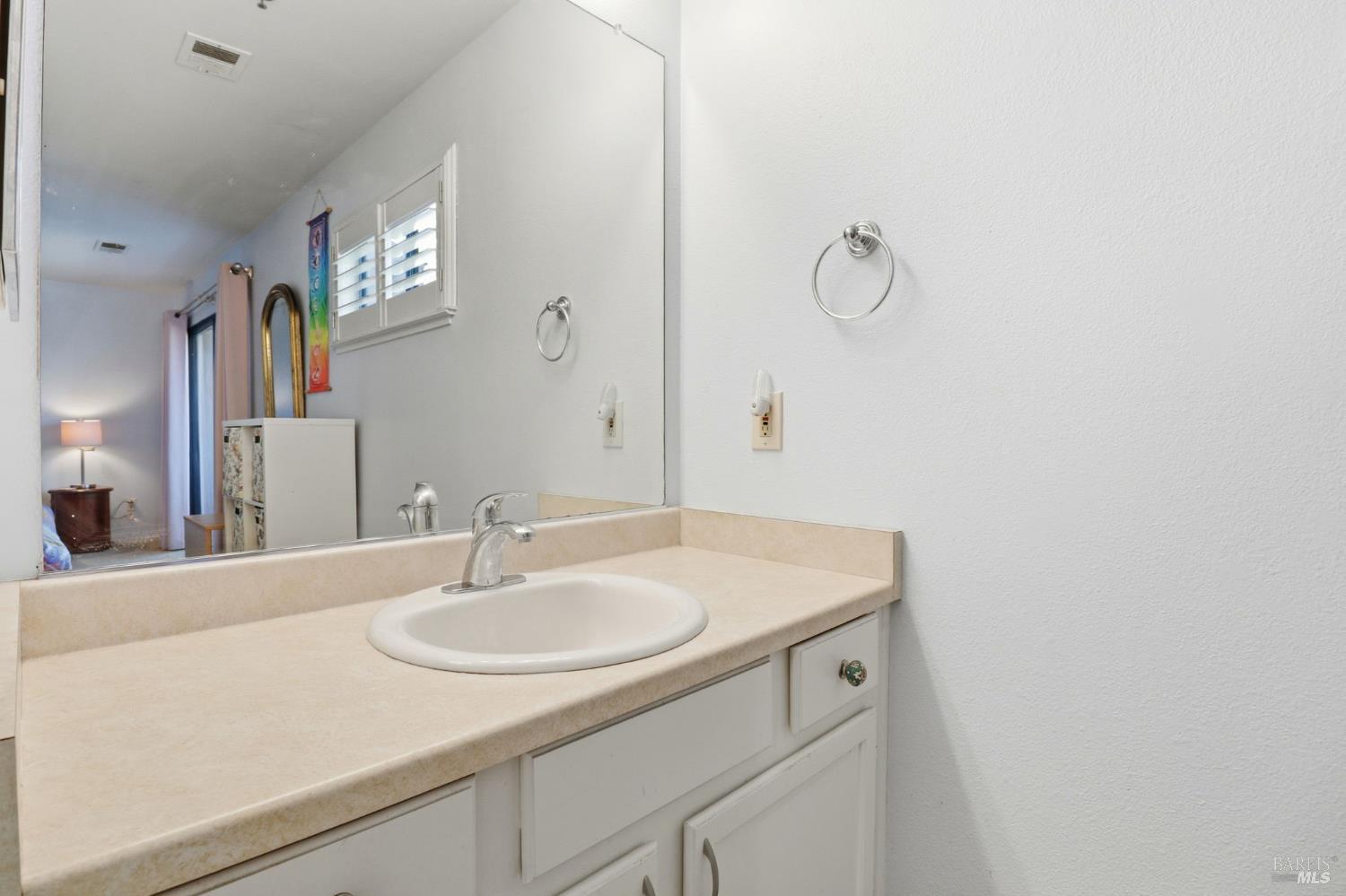 Detail Gallery Image 15 of 29 For 240 Seagull Row, Novato,  CA 94945 - 1 Beds | 1 Baths