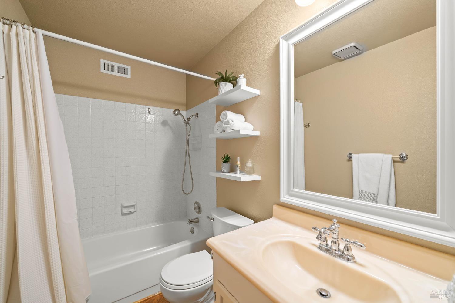 Detail Gallery Image 31 of 47 For 2222 Madrone Dr, Fairfield,  CA 94534 - 4 Beds | 3 Baths