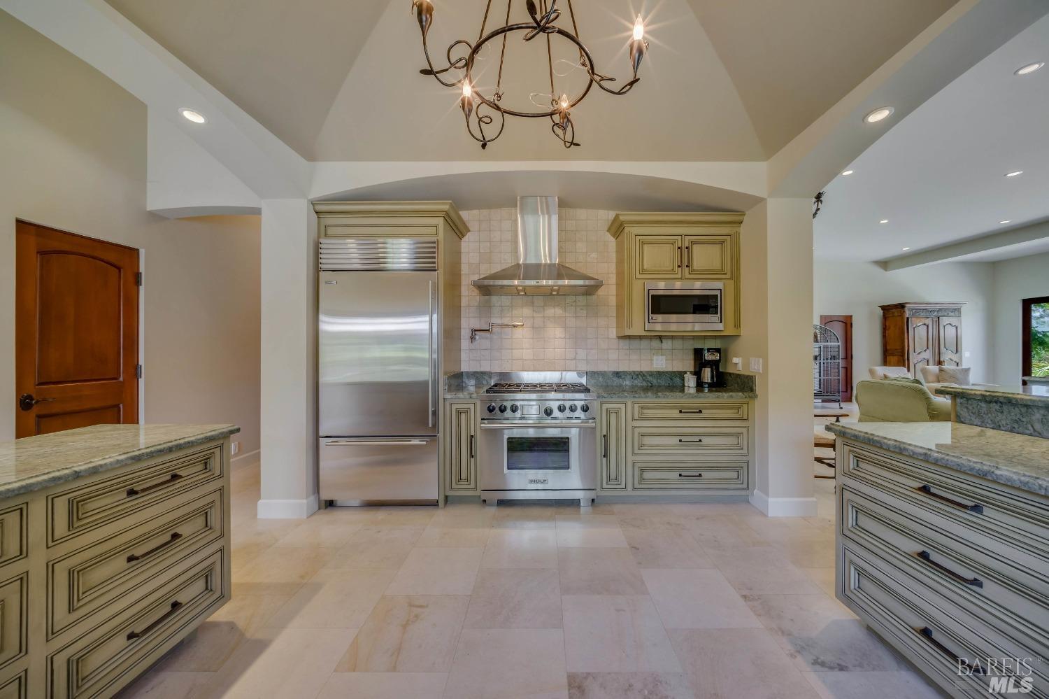 Detail Gallery Image 19 of 50 For 4447 N St. Helena Hwy, Calistoga,  CA 94515 - 3 Beds | 3/1 Baths