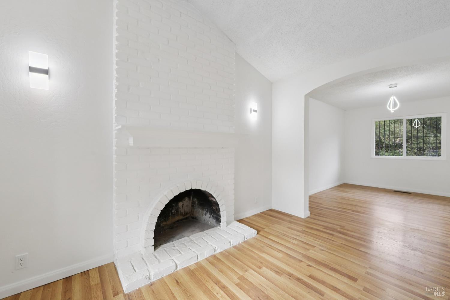 Detail Gallery Image 8 of 43 For 240 Parkview Ter, Vallejo,  CA 94589 - 3 Beds | 2/1 Baths