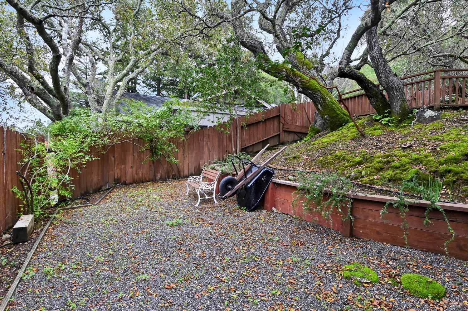 Detail Gallery Image 3 of 50 For 38 Dutch Valley Ln, San Anselmo,  CA 94960 - 4 Beds | 3 Baths