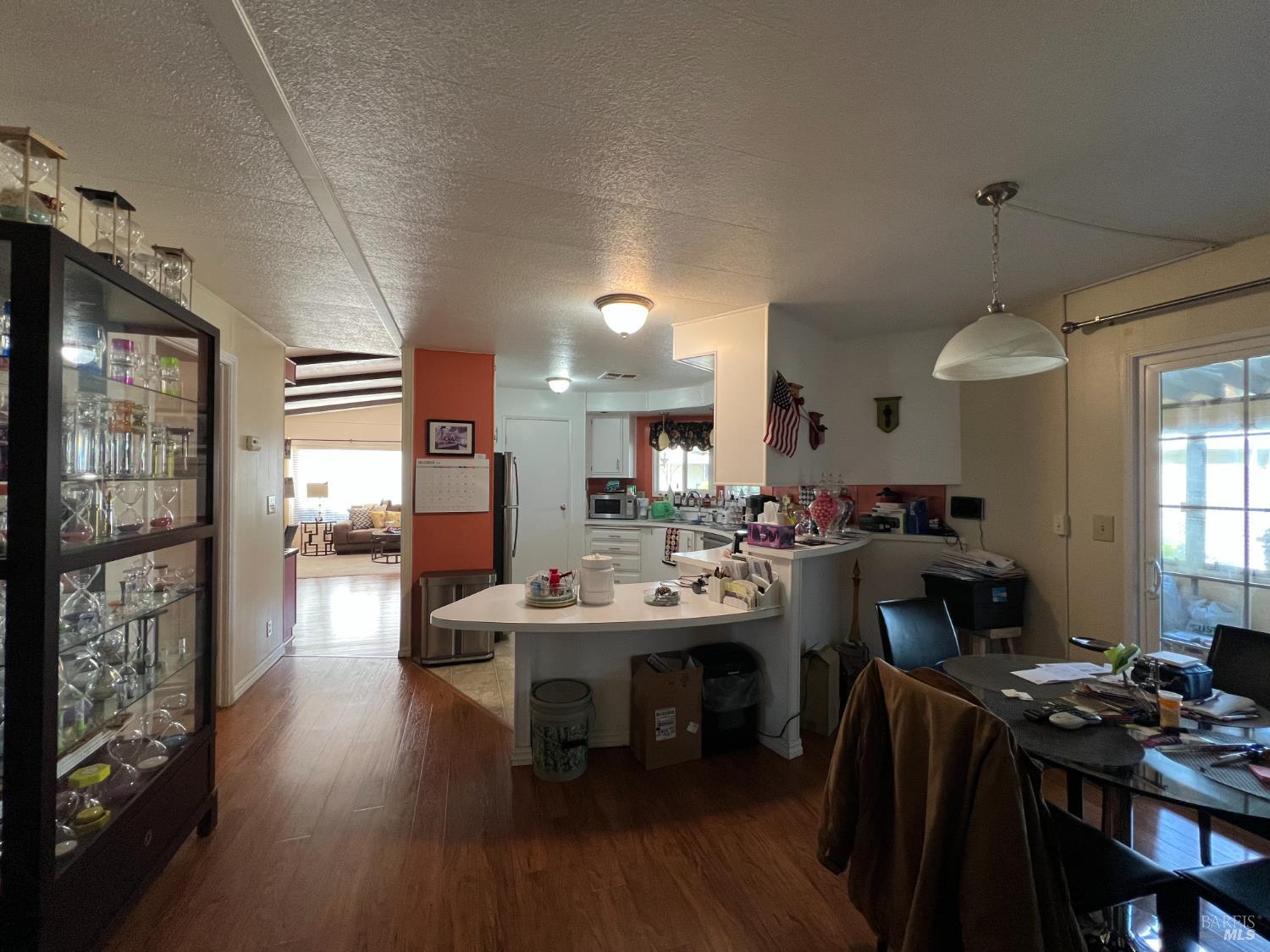 Detail Gallery Image 14 of 55 For 161 Bear Flag Rd, Sonoma,  CA 95476 - 2 Beds | 2 Baths