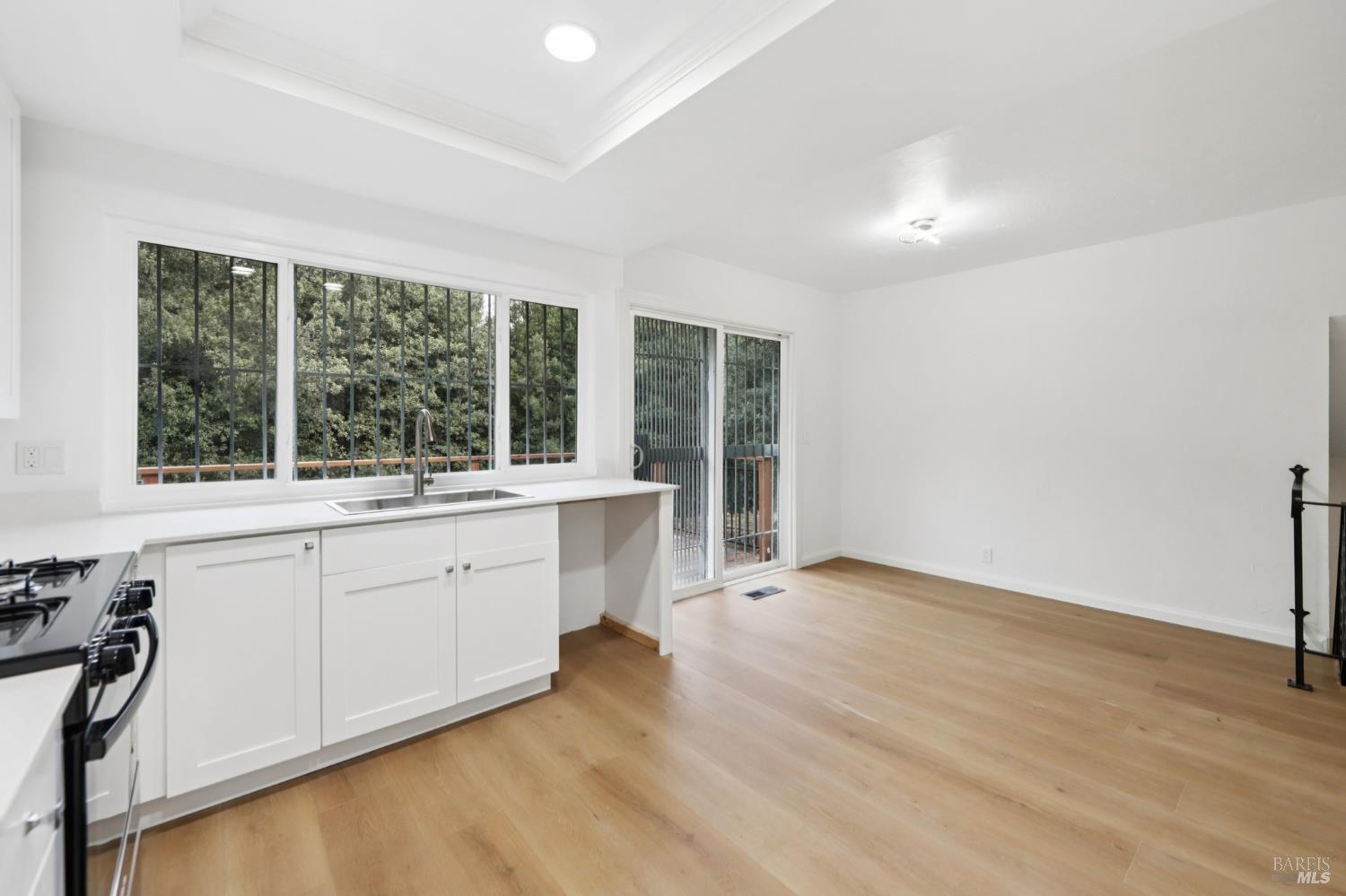 Detail Gallery Image 13 of 43 For 240 Parkview Ter, Vallejo,  CA 94589 - 3 Beds | 2/1 Baths