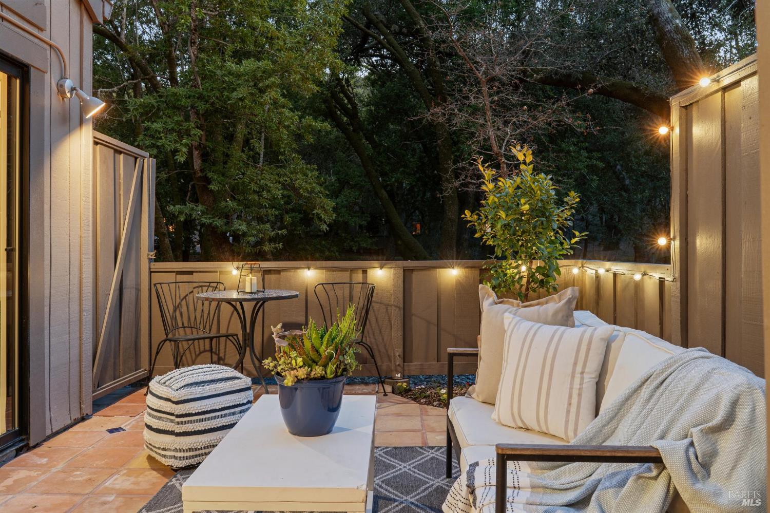 Detail Gallery Image 17 of 61 For 803 Indian Way, Novato,  CA 94949 - 3 Beds | 2 Baths