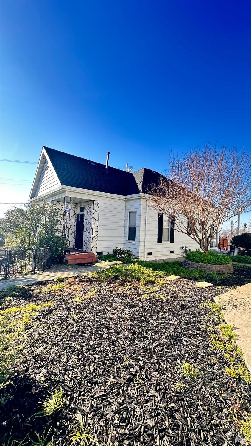 Detail Gallery Image 2 of 14 For 517 Branciforte St, Vallejo,  CA 94590 - 2 Beds | 1 Baths