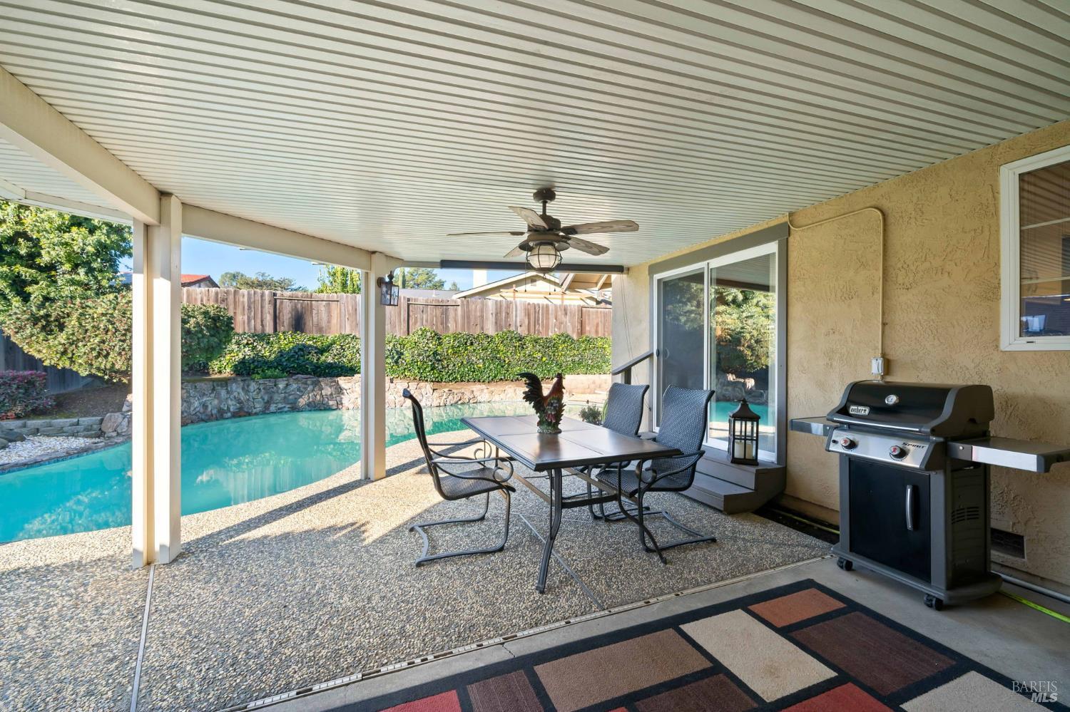 Detail Gallery Image 35 of 47 For 2222 Madrone Dr, Fairfield,  CA 94534 - 4 Beds | 3 Baths