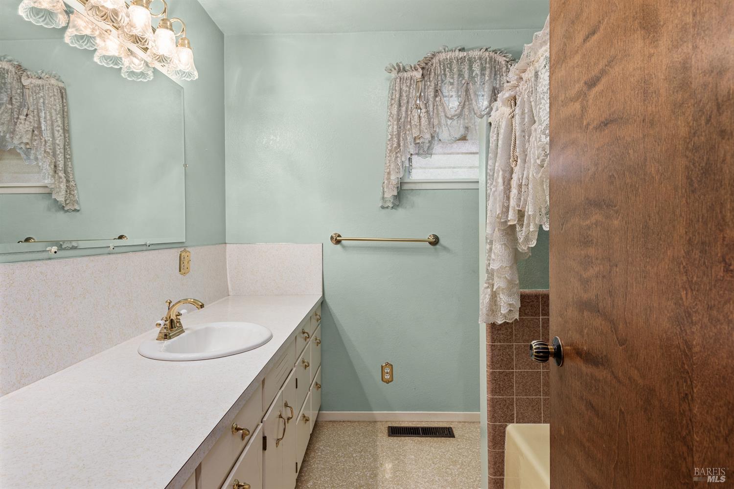 Detail Gallery Image 30 of 54 For 506 La Tierra Dr, Angwin,  CA 94508 - 3 Beds | 3 Baths