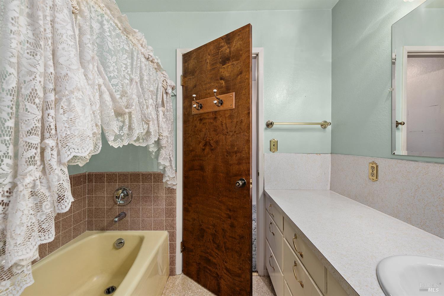 Detail Gallery Image 31 of 54 For 506 La Tierra Dr, Angwin,  CA 94508 - 3 Beds | 3 Baths