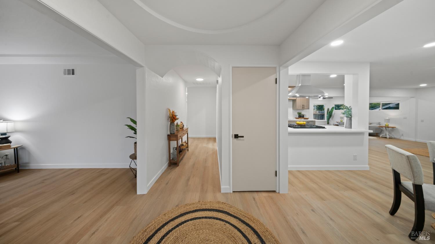 Detail Gallery Image 7 of 50 For 459 Meadowview Dr, Vacaville,  CA 95688 - 5 Beds | 3 Baths