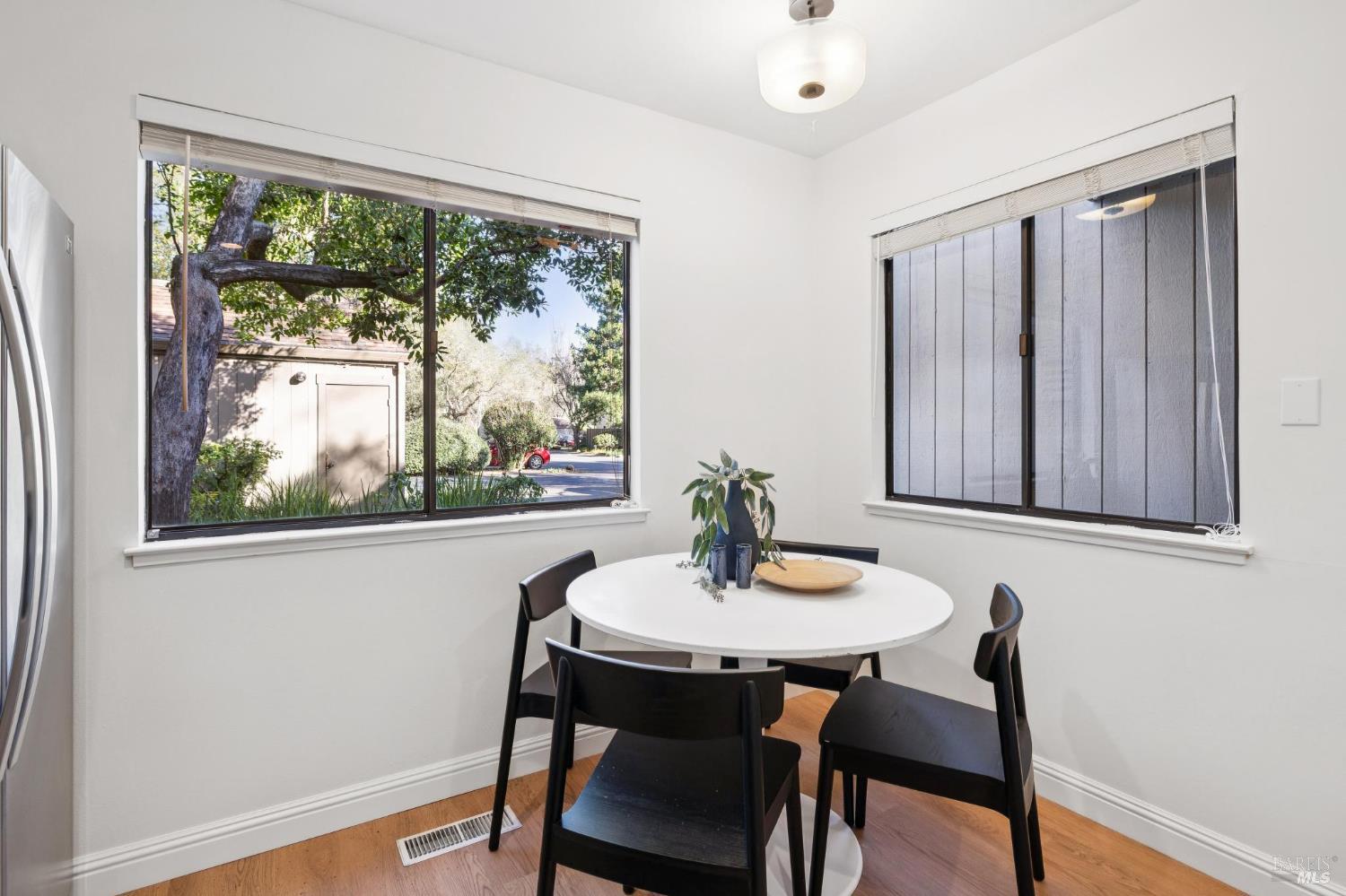 Detail Gallery Image 28 of 61 For 803 Indian Way, Novato,  CA 94949 - 3 Beds | 2 Baths