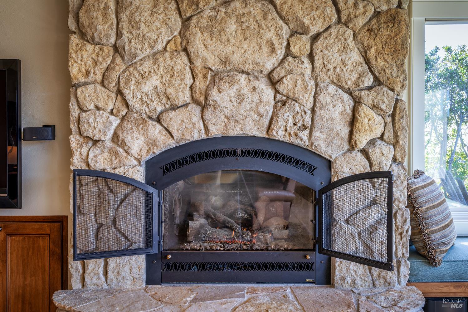 Detail Gallery Image 21 of 88 For 40897 Leeward Rd, The Sea Ranch,  CA 95497 - 3 Beds | 3 Baths