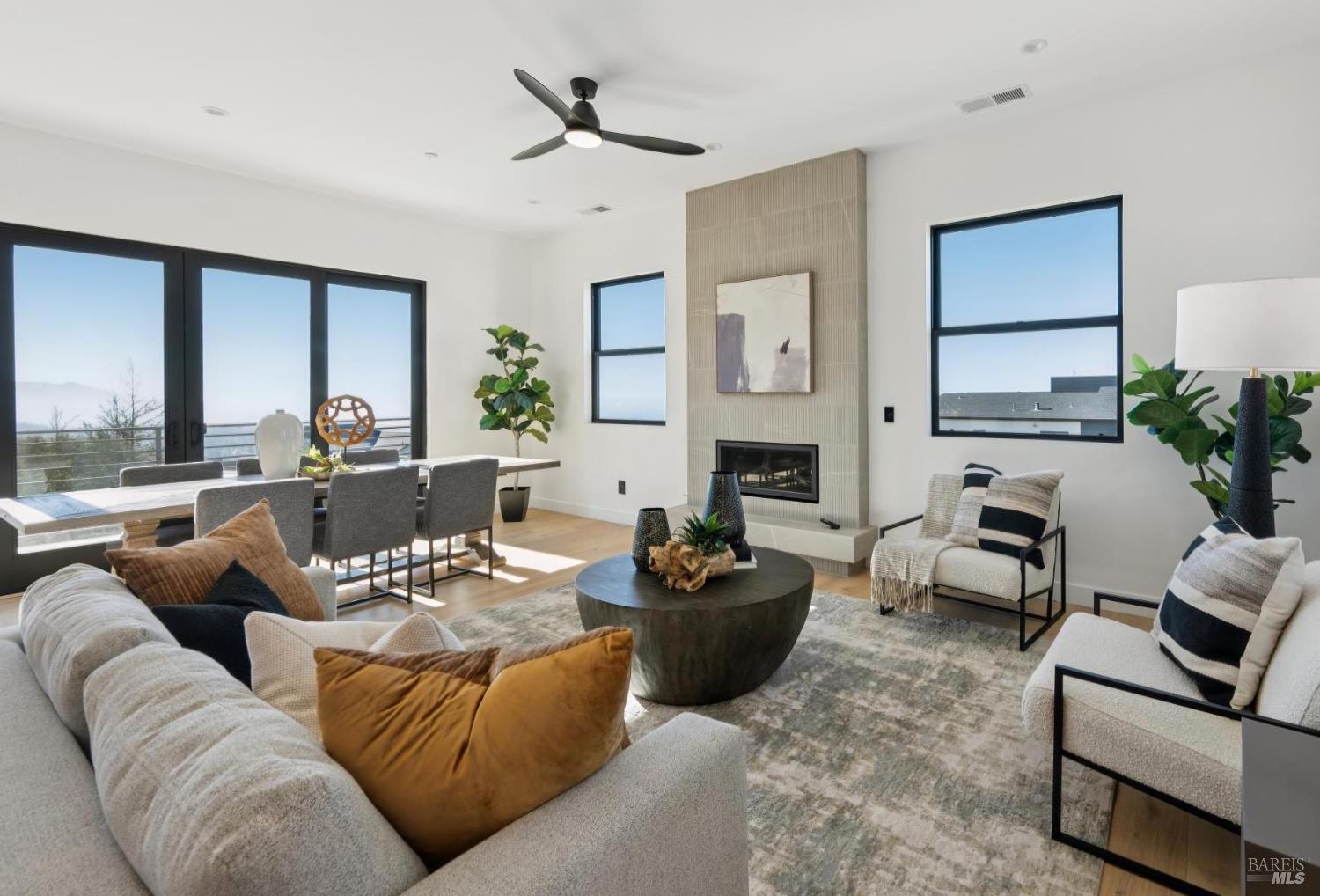 Detail Gallery Image 13 of 63 For 2156 Wedgewood Way, Santa Rosa,  CA 95404 - 4 Beds | 4/1 Baths