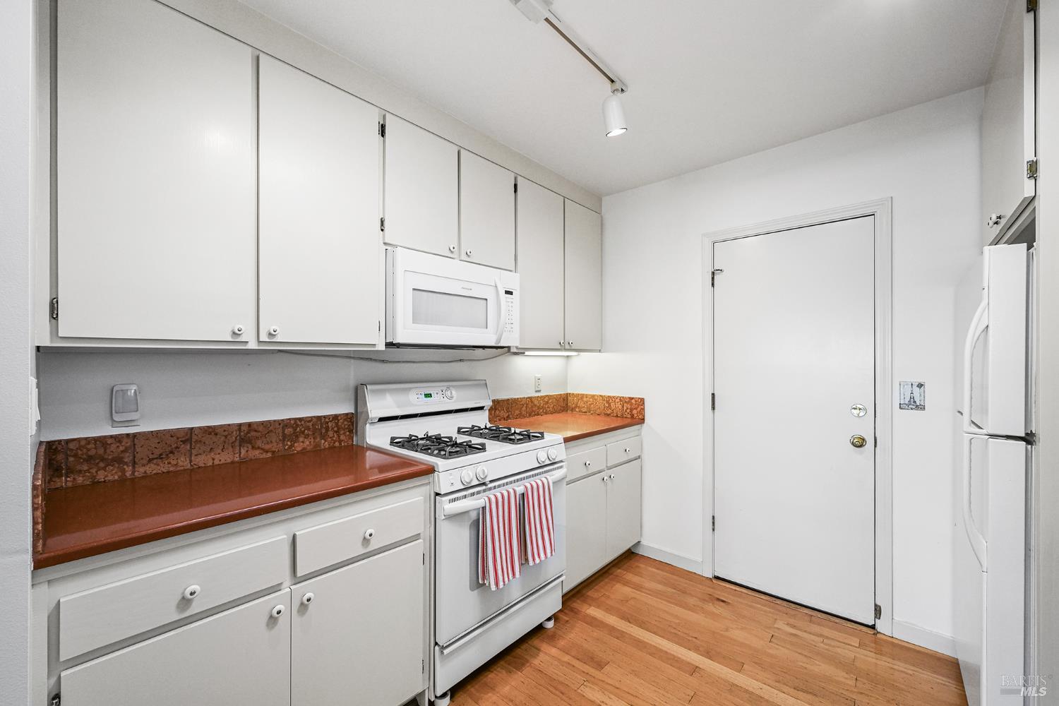 Detail Gallery Image 23 of 55 For 895 Princeton Dr, Sonoma,  CA 95476 - 2 Beds | 2 Baths