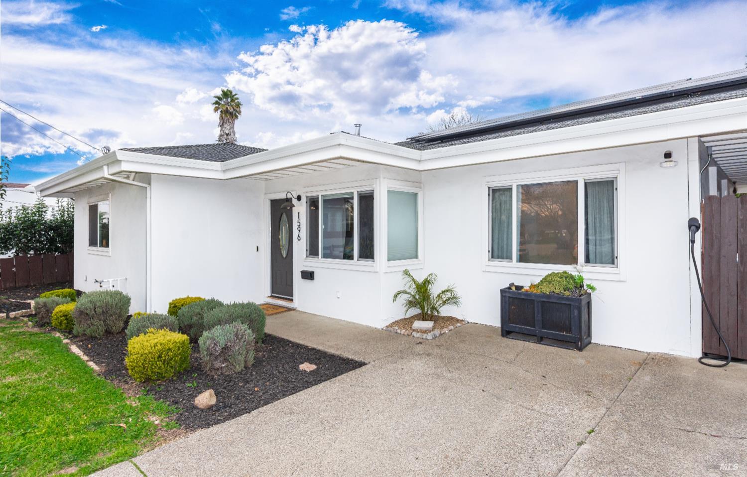 Detail Gallery Image 39 of 42 For 1596 Verna Dr, Napa,  CA 94558 - 3 Beds | 2 Baths