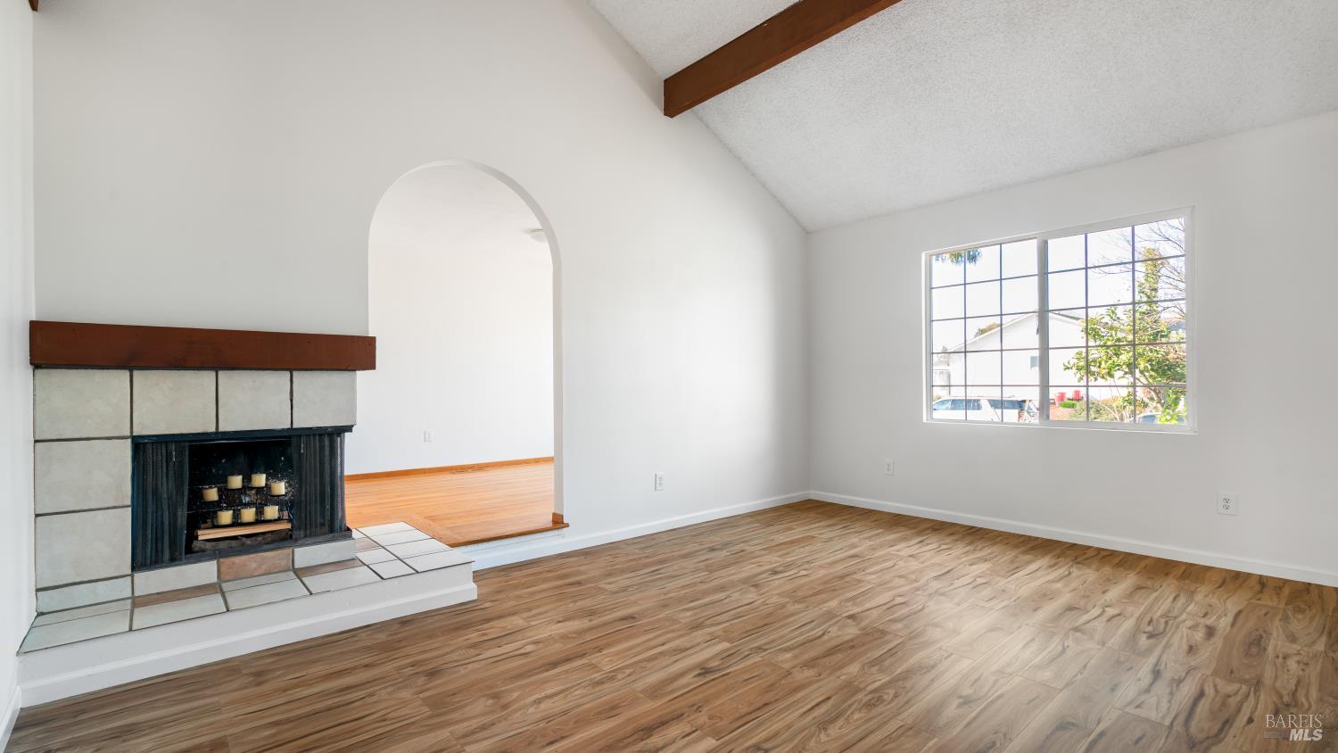 Detail Gallery Image 8 of 61 For 1636 Sarkesian Dr, Petaluma,  CA 94954 - 4 Beds | 3 Baths