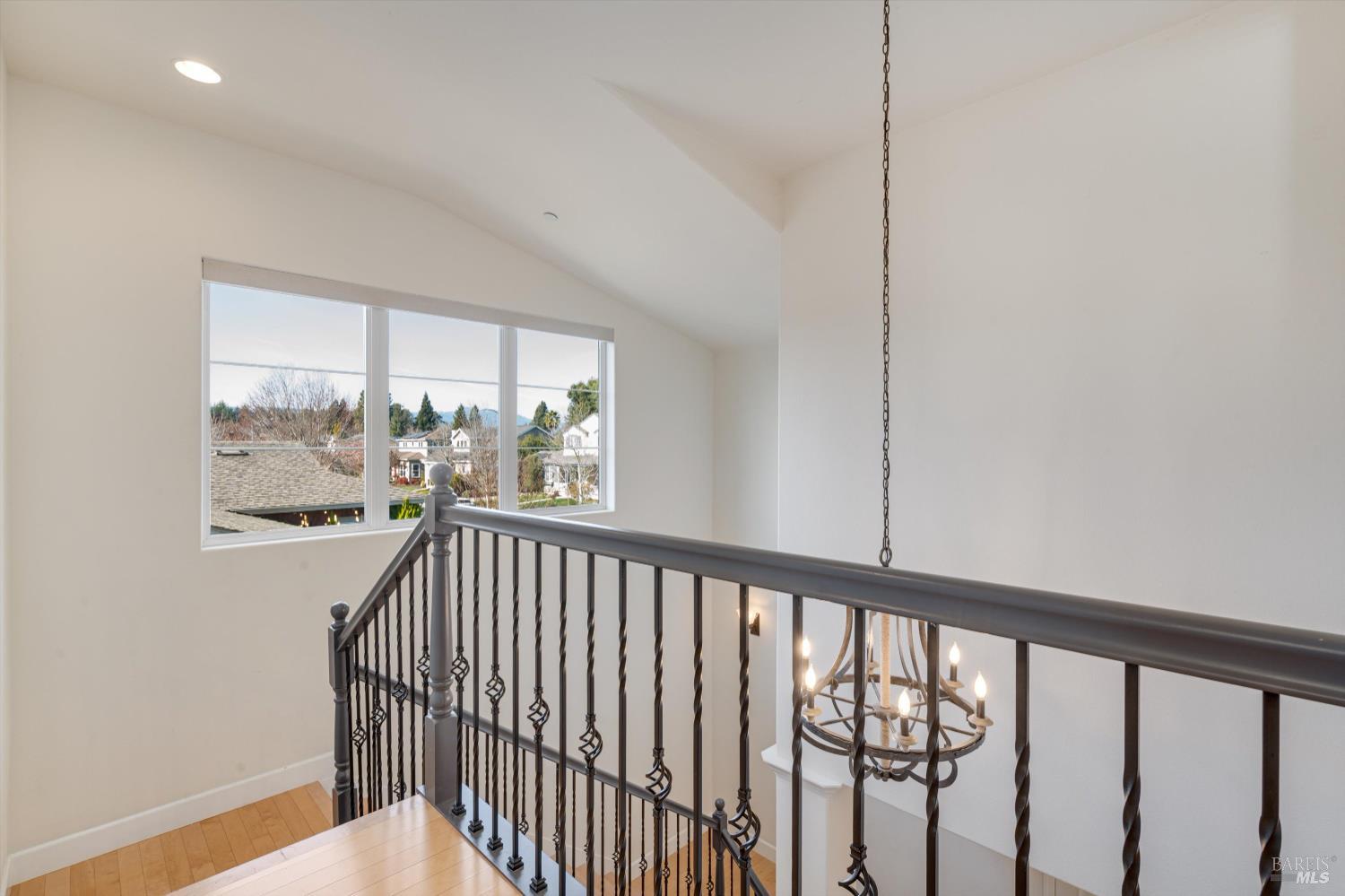 Detail Gallery Image 27 of 56 For 405 Brockman Ln, Sonoma,  CA 95476 - 4 Beds | 3 Baths