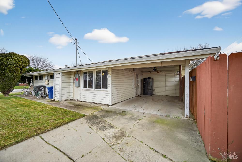 Detail Gallery Image 3 of 38 For 423 Gardiner Way, Rio Vista,  CA 94571 - 3 Beds | 1 Baths