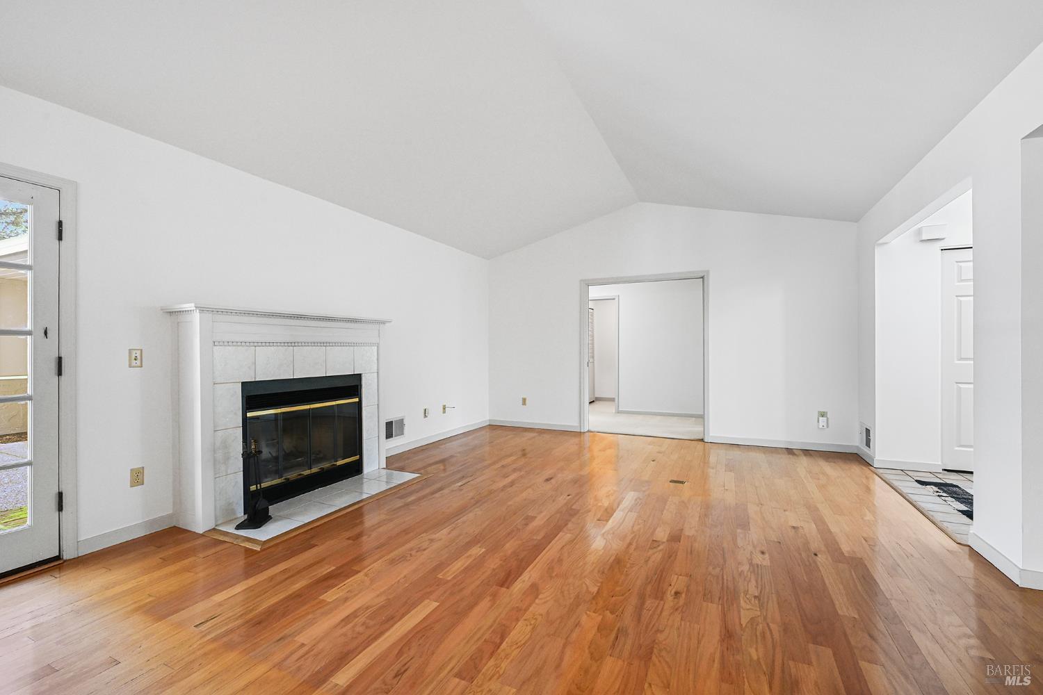 Detail Gallery Image 13 of 55 For 895 Princeton Dr, Sonoma,  CA 95476 - 2 Beds | 2 Baths