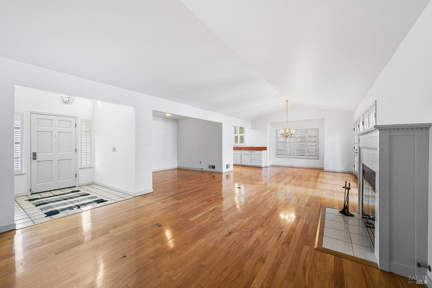 Detail Gallery Image 10 of 55 For 895 Princeton Dr, Sonoma,  CA 95476 - 2 Beds | 2 Baths