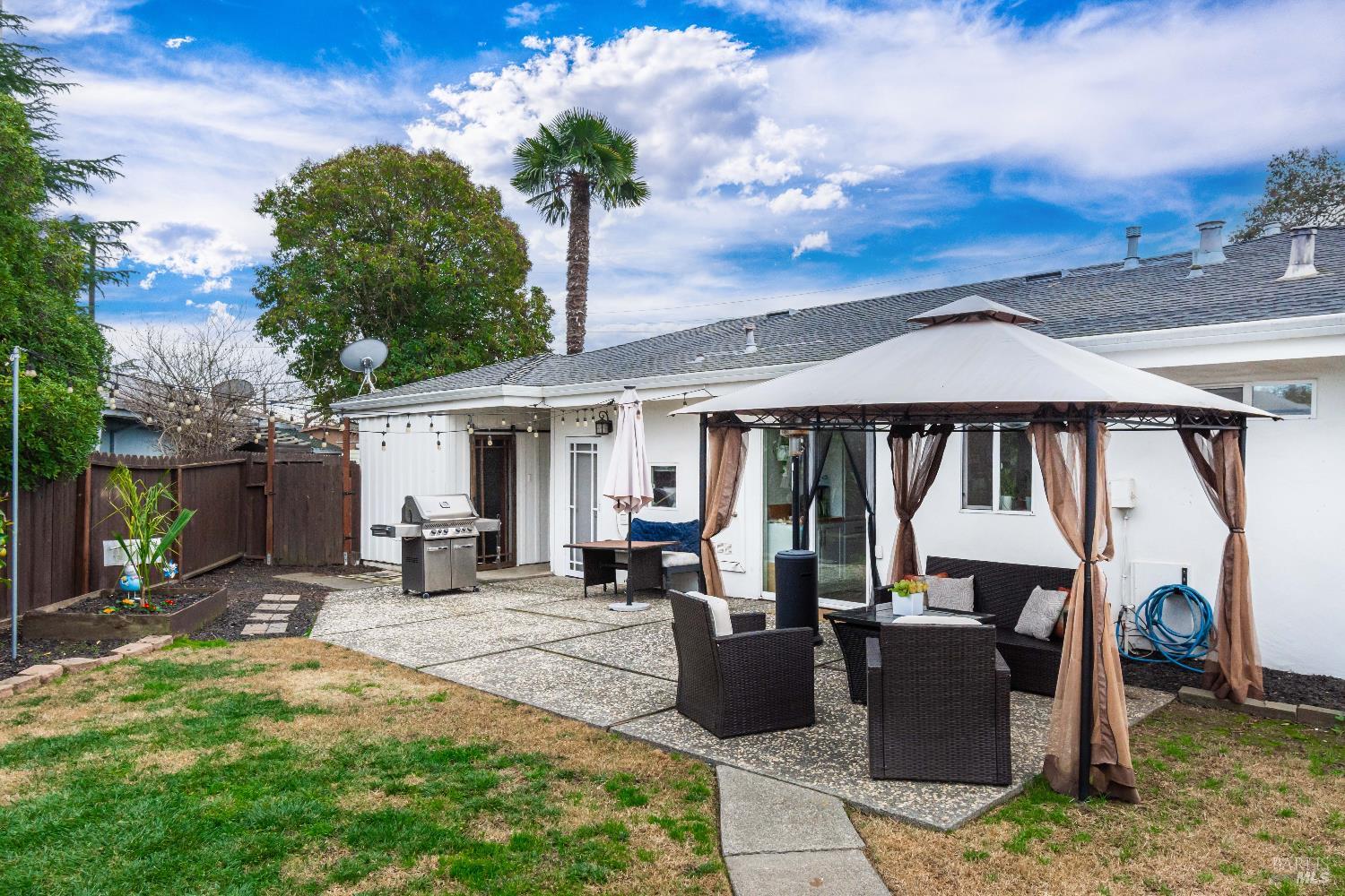 Detail Gallery Image 28 of 42 For 1596 Verna Dr, Napa,  CA 94558 - 3 Beds | 2 Baths