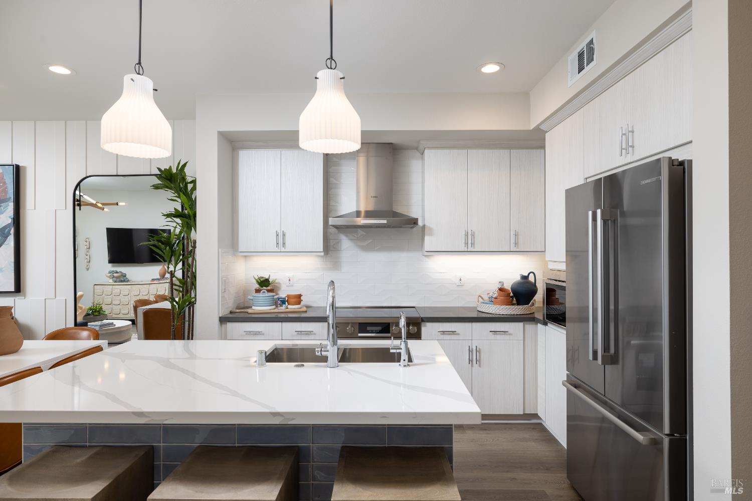 Detail Gallery Image 6 of 12 For 1320 Portola Ave, Livermore,  CA 95037 - 3 Beds | 3 Baths