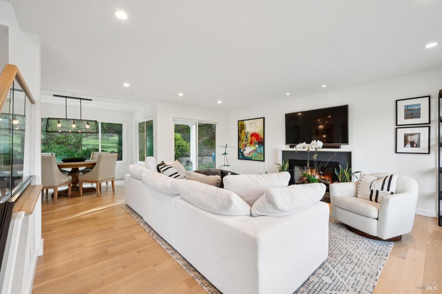 Detail Gallery Image 21 of 41 For 341 Fairway Dr, Novato,  CA 94949 - 4 Beds | 3 Baths