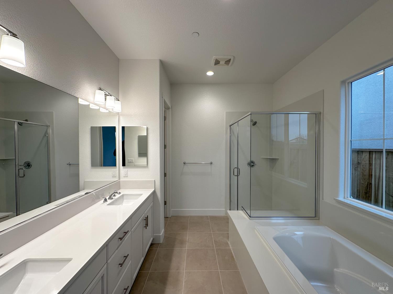 Detail Gallery Image 7 of 11 For 653 Grizzly St, Oakley,  CA 94561 - 4 Beds | 3 Baths