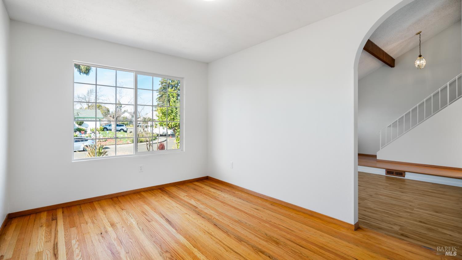 Detail Gallery Image 11 of 61 For 1636 Sarkesian Dr, Petaluma,  CA 94954 - 4 Beds | 3 Baths