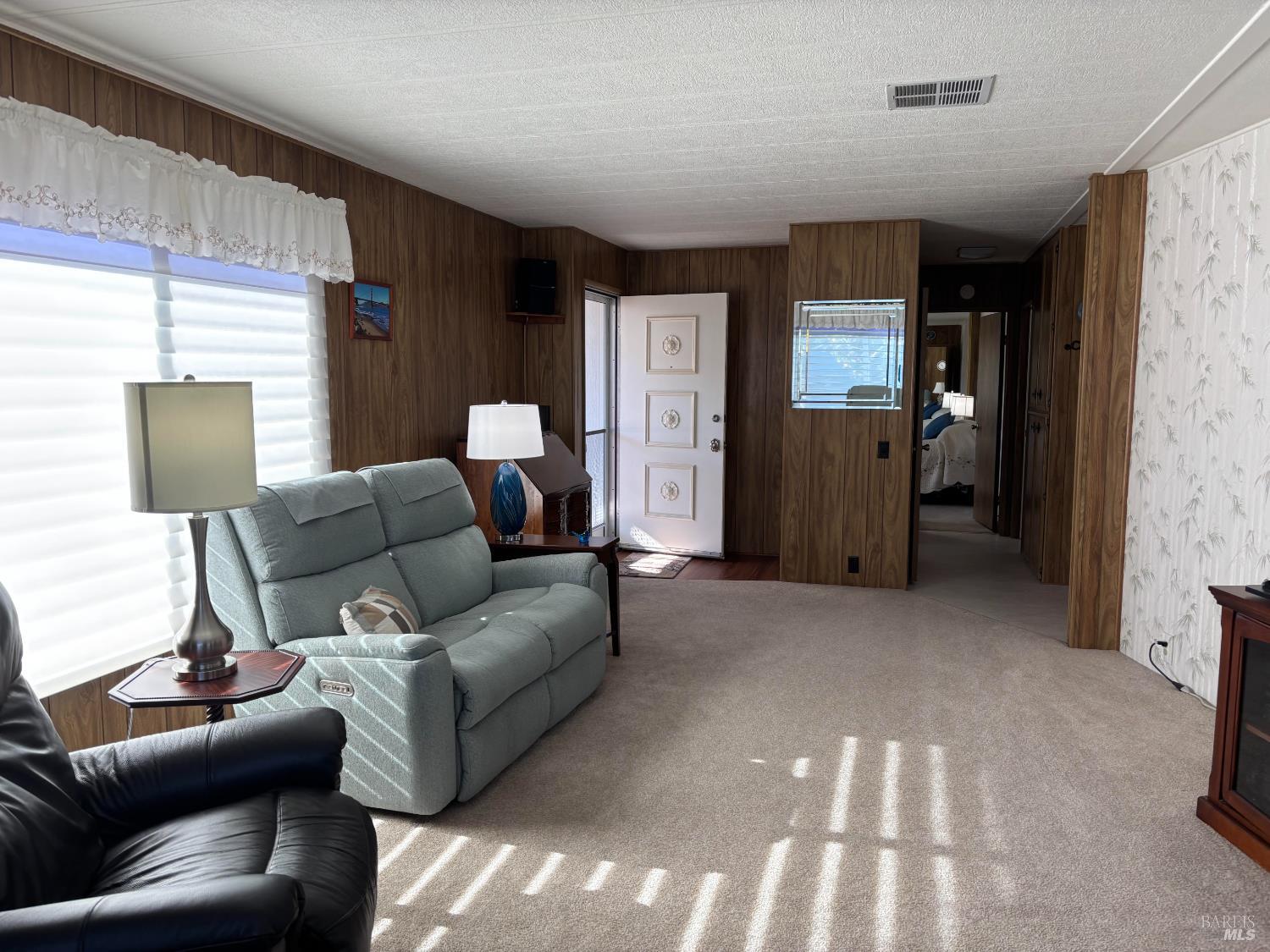 Detail Gallery Image 3 of 22 For 109 Estrella Dr, Santa Rosa,  CA 95403 - 2 Beds | 2 Baths