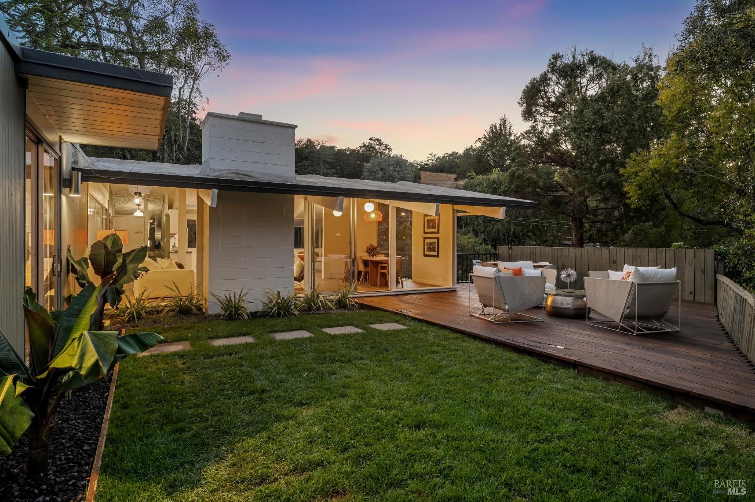 Detail Gallery Image 23 of 67 For 876 Las Ovejas Ave, San Rafael,  CA 94903 - 4 Beds | 2 Baths