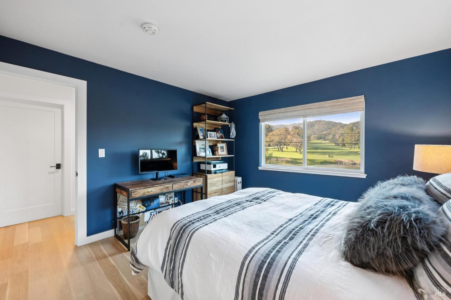 Detail Gallery Image 14 of 41 For 341 Fairway Dr, Novato,  CA 94949 - 4 Beds | 3 Baths