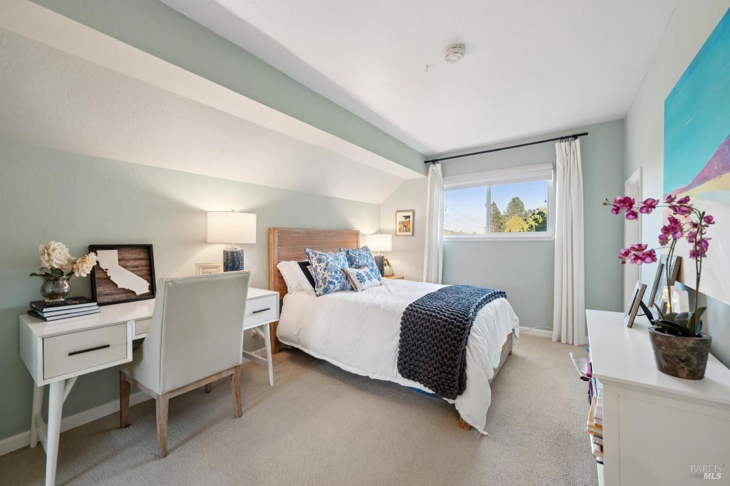 Detail Gallery Image 26 of 41 For 341 Fairway Dr, Novato,  CA 94949 - 4 Beds | 3 Baths