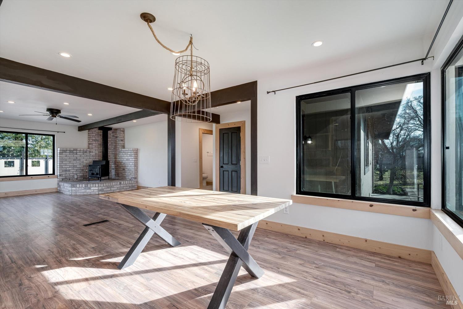 Detail Gallery Image 20 of 46 For 985 Gumview Rd, Windsor,  CA 95492 - 6 Beds | 5/1 Baths