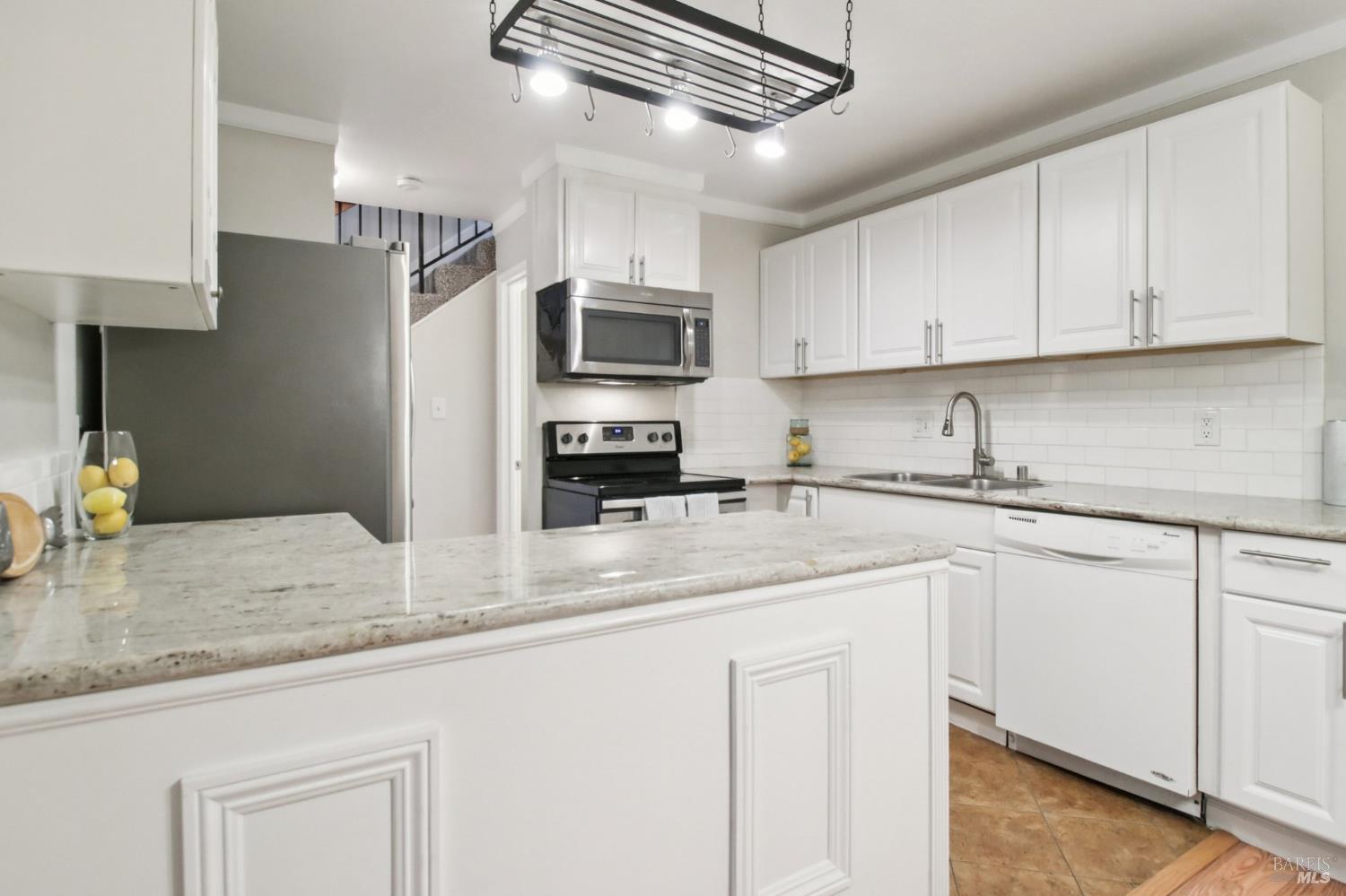 Detail Gallery Image 14 of 47 For 165 Oddstad Dr #10,  Vallejo,  CA 94589 - 2 Beds | 2/1 Baths