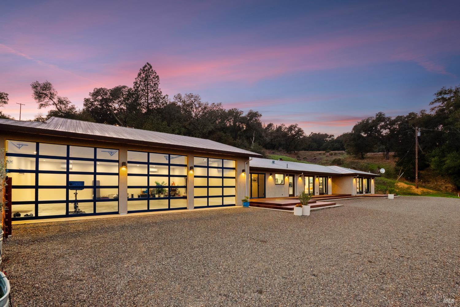 Detail Gallery Image 33 of 44 For 4127 Dry Creek Rd, Napa,  CA 94558 - 3 Beds | 3 Baths