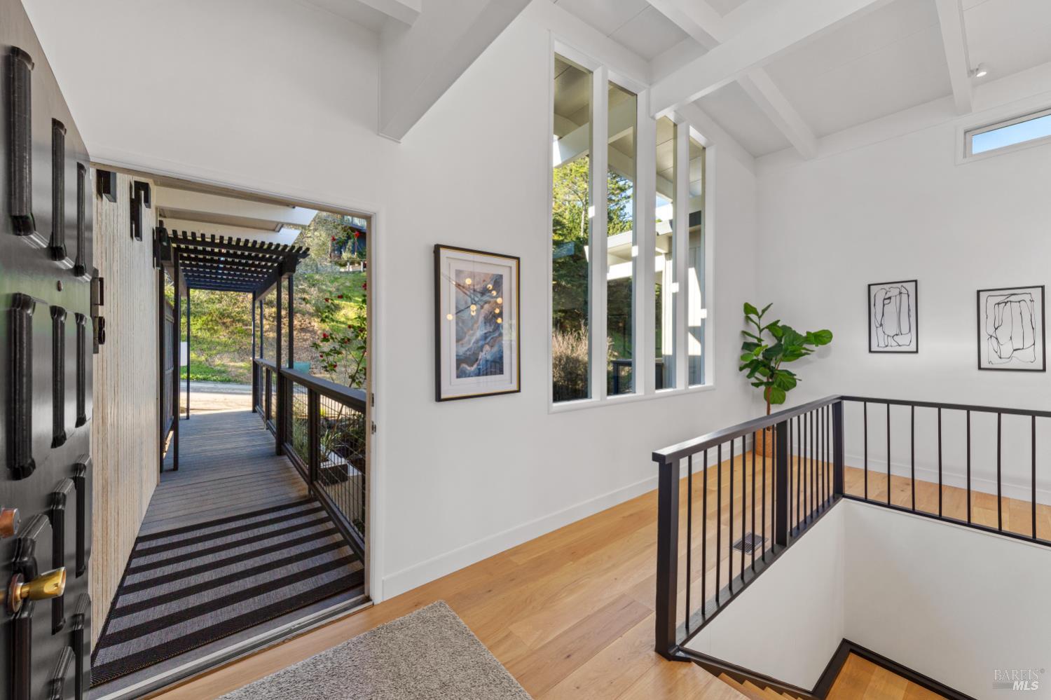 Detail Gallery Image 9 of 74 For 18 Stanton Way, Mill Valley,  CA 94941 - 3 Beds | 2/1 Baths